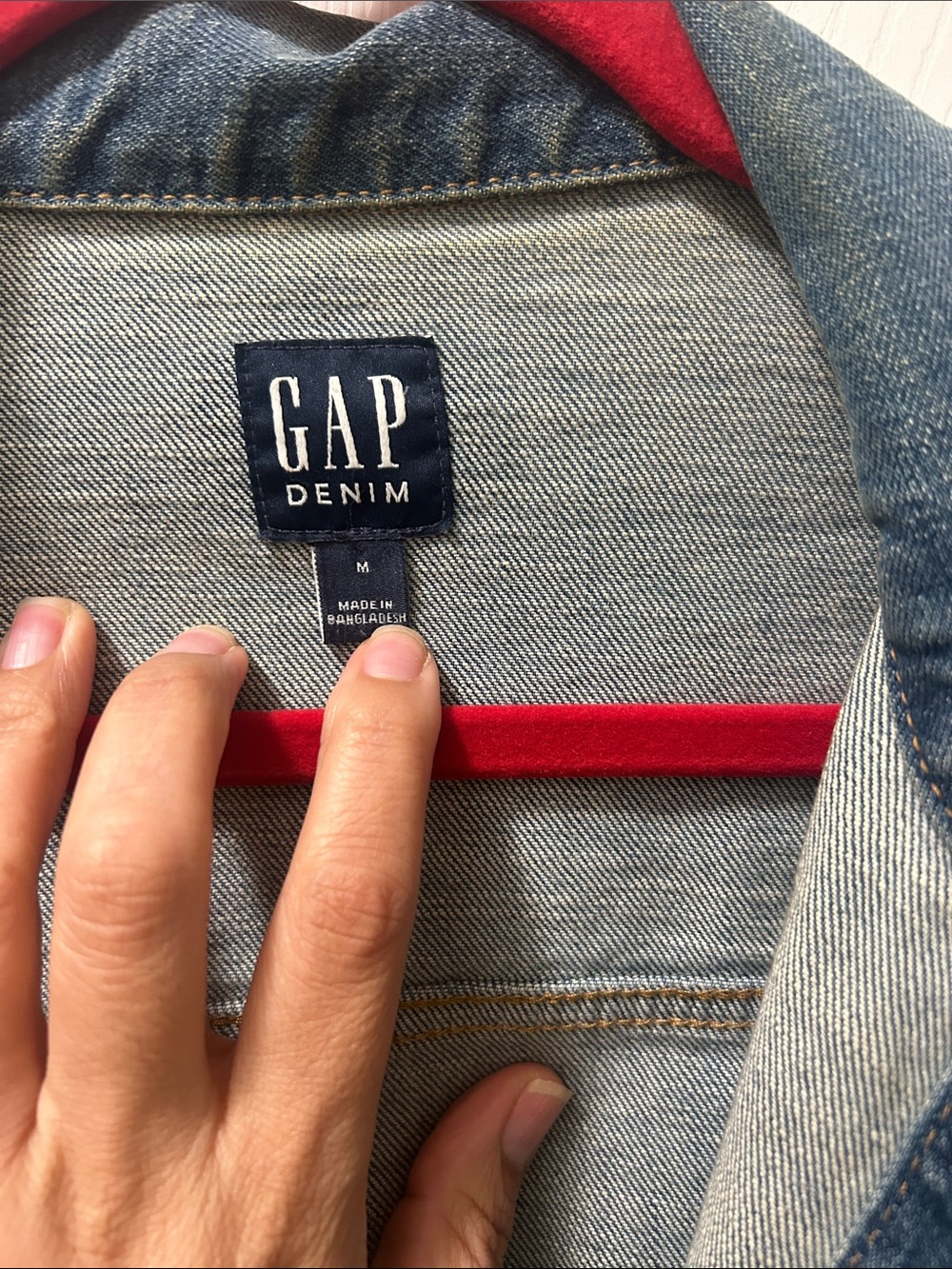 GAP Women's Medium Wash Blue Denim Jacket with Star Embroidery - Picture 4 of 8